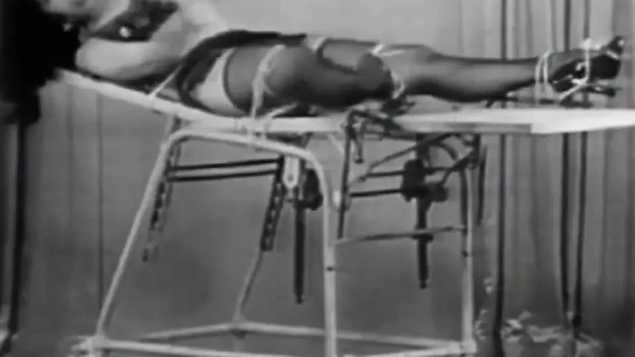 Incredibly sexy vintage brunette in heat