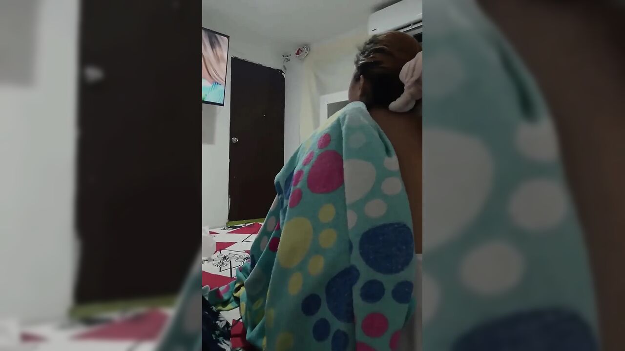 I Masturbate While My Wife Does Her Nails