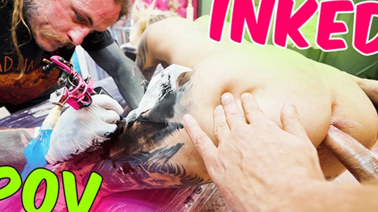 Big Boobed Tattoo Girl Gets Anal Fuck During a Tattoo Session - Gaping and ATM