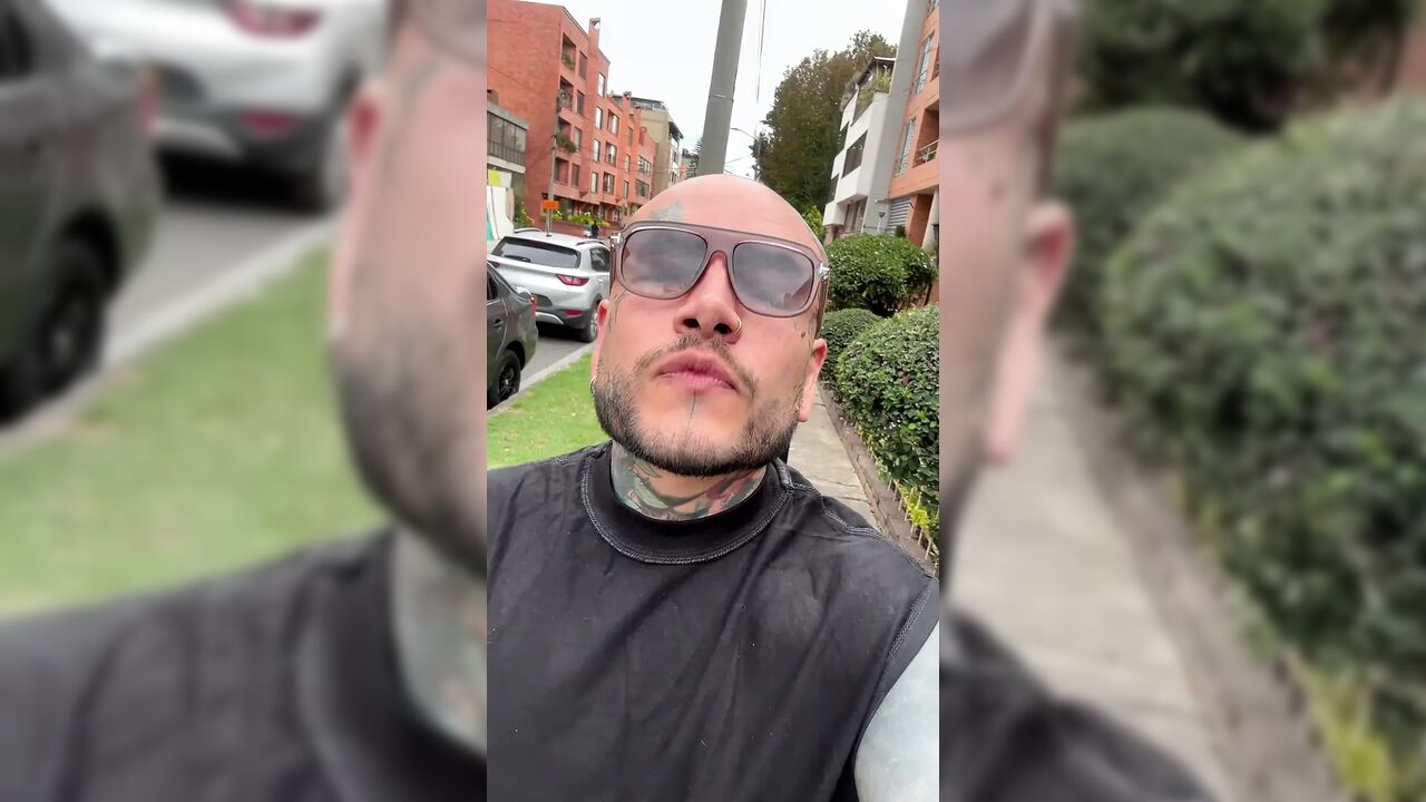 I Pay Advertising to an Influencer with My Pussy Tight