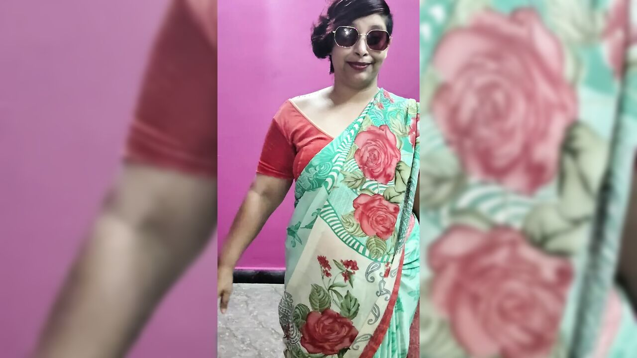 TAMIL HOT WIFE PRESSING SUCKING NEIGHBOUR FOR LUST