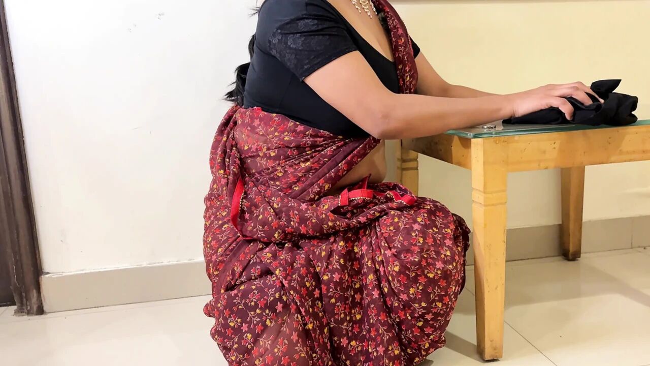 Hot Beautiful Nokrani got fucked by her landlord, lured by promise of a new saree