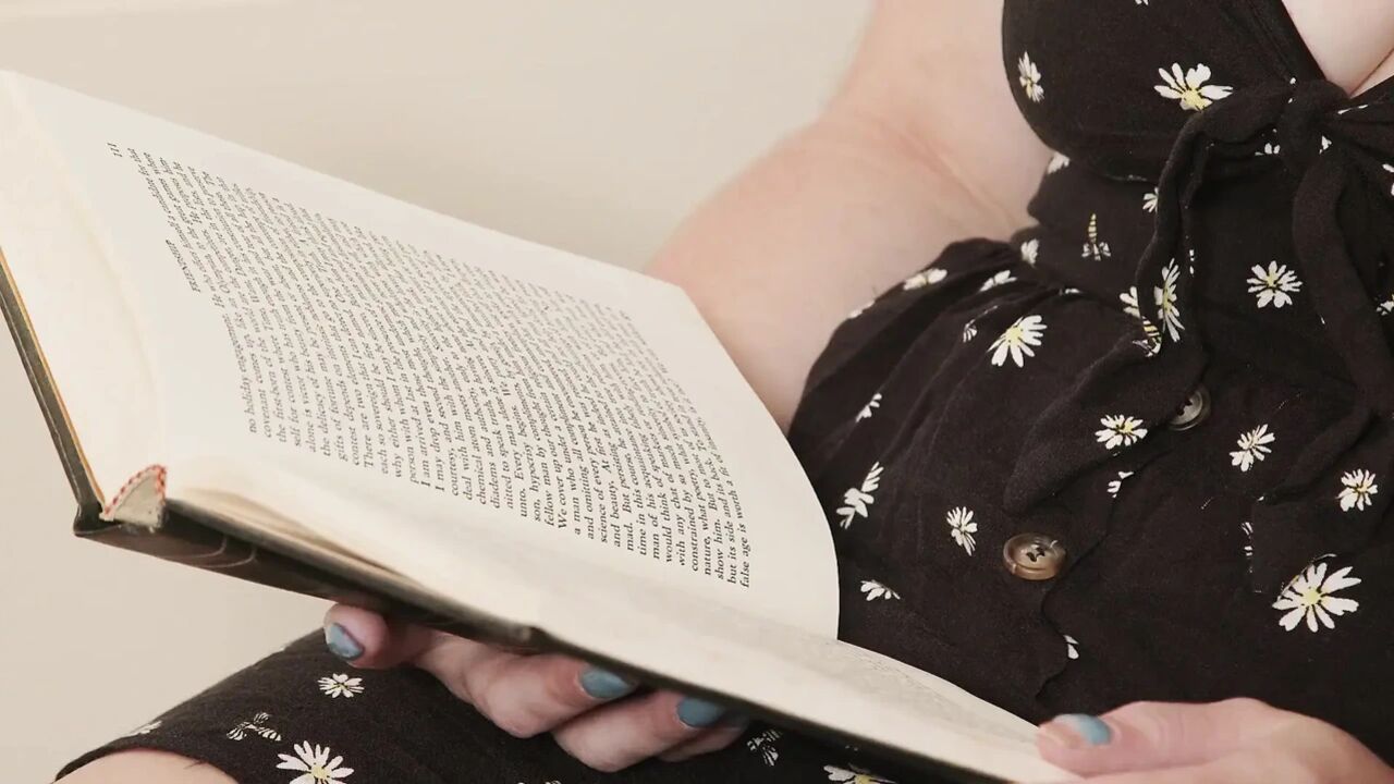 The Bookmark with Anastasia Rose