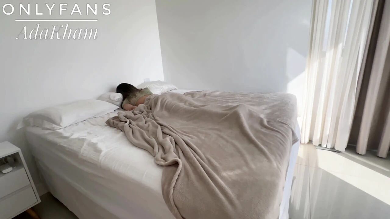 Using a hot girlfriend for breakfast and cumming inside her