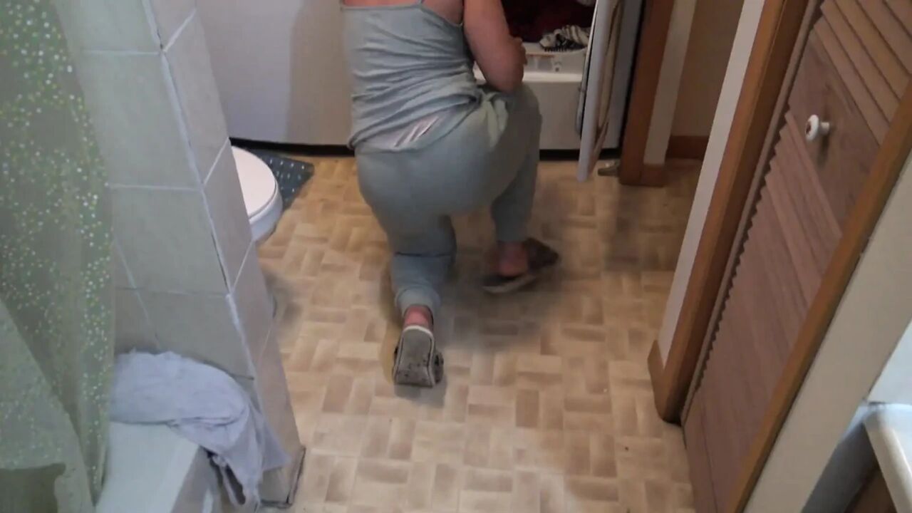 Irani Jadid Doggystyle Stepmother Washroom