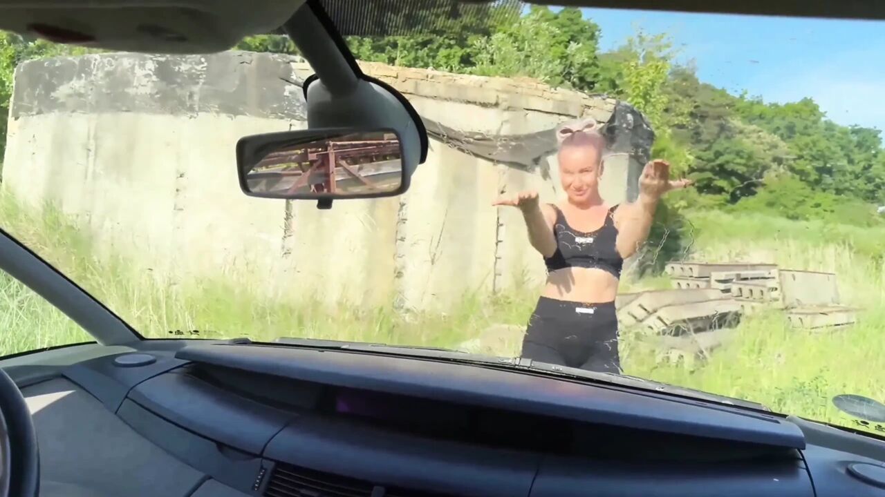 Hot Pussy Play in the Car