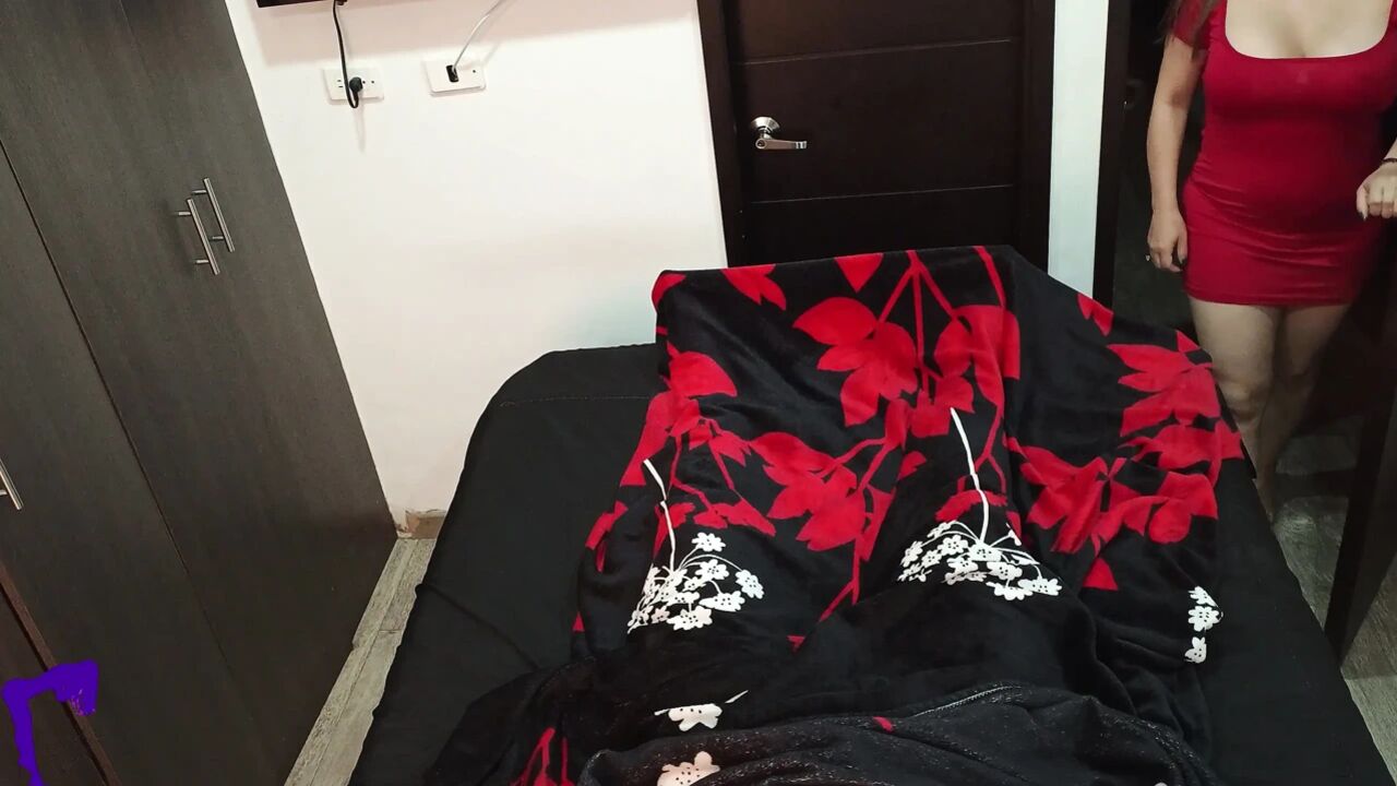 Amateur Real Homemade Couple with Hot Latina MILF Housemaid, Cowgirl & Doggystyle, Blowjob, Cum Reveal