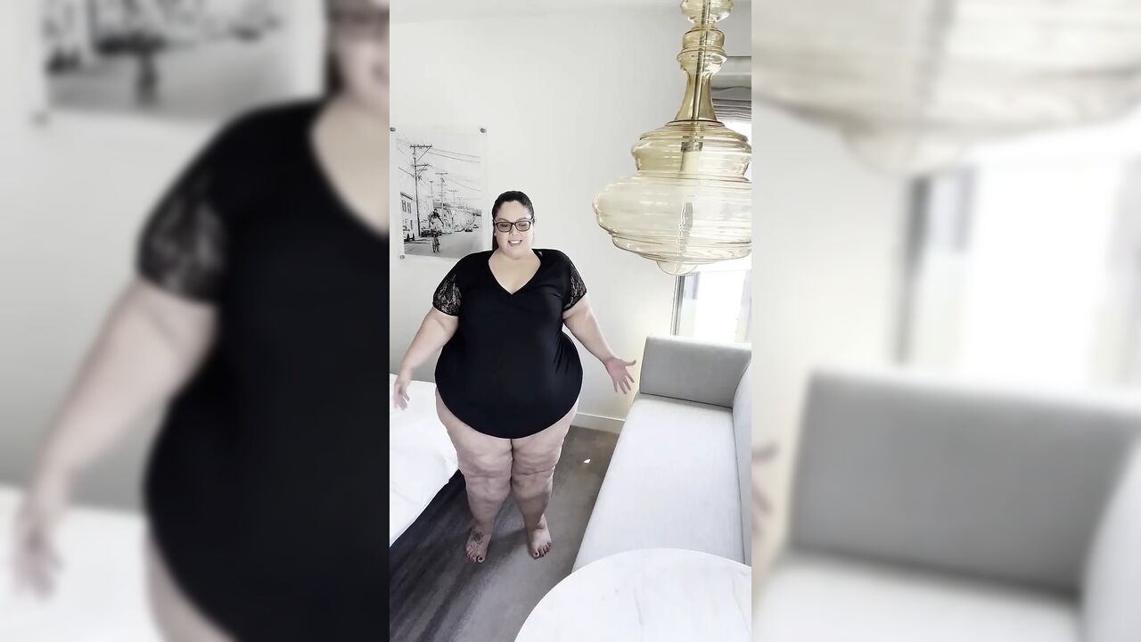 Plump Paradise: Hotel Dress N Squeeze