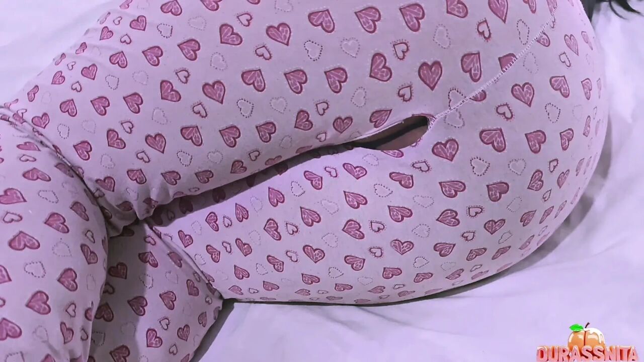 I didn't have another pajamas stepbrother Why are you penetrating me? Don't come inside!