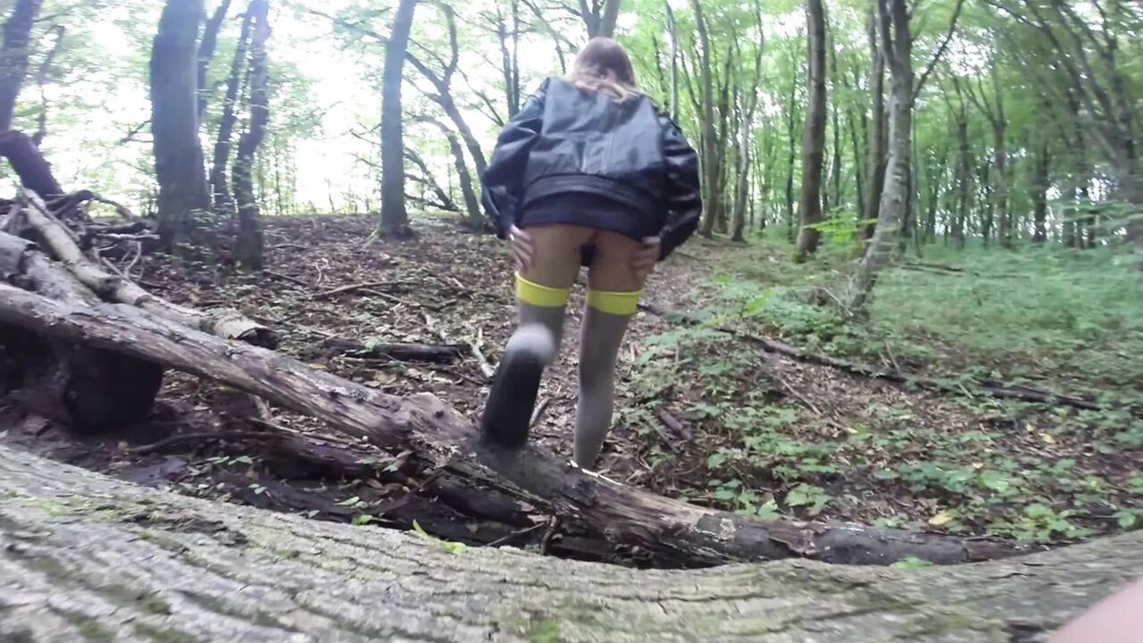 Naked pussy in forest
