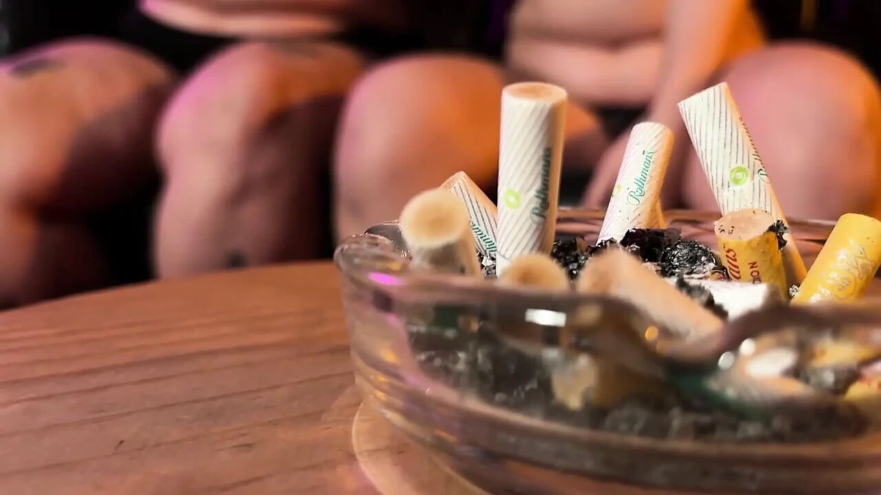 The Chubby Girl Smoked a Cigarette and Then Played with Her Friend's Pussy