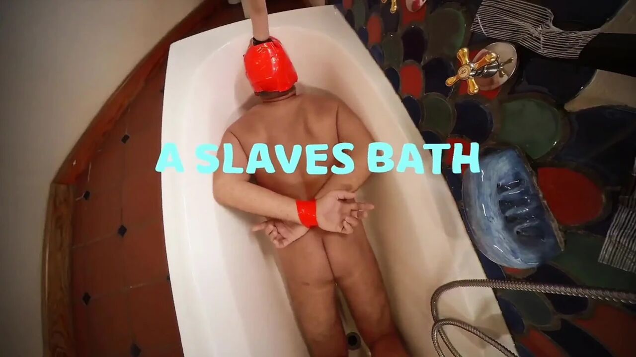 Dominatrix Mistress April - a slave bath