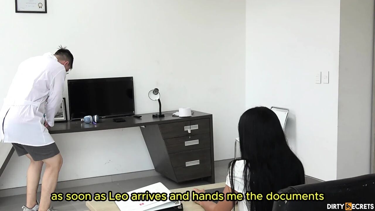 I FUCK MY BOSS'S DAUGHTER BEHIND HIS BACK IN HIS LABORATORY.
