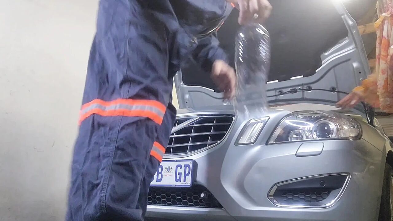 Could Nt Pay the Mechanic so I Offered Him Some Pussy