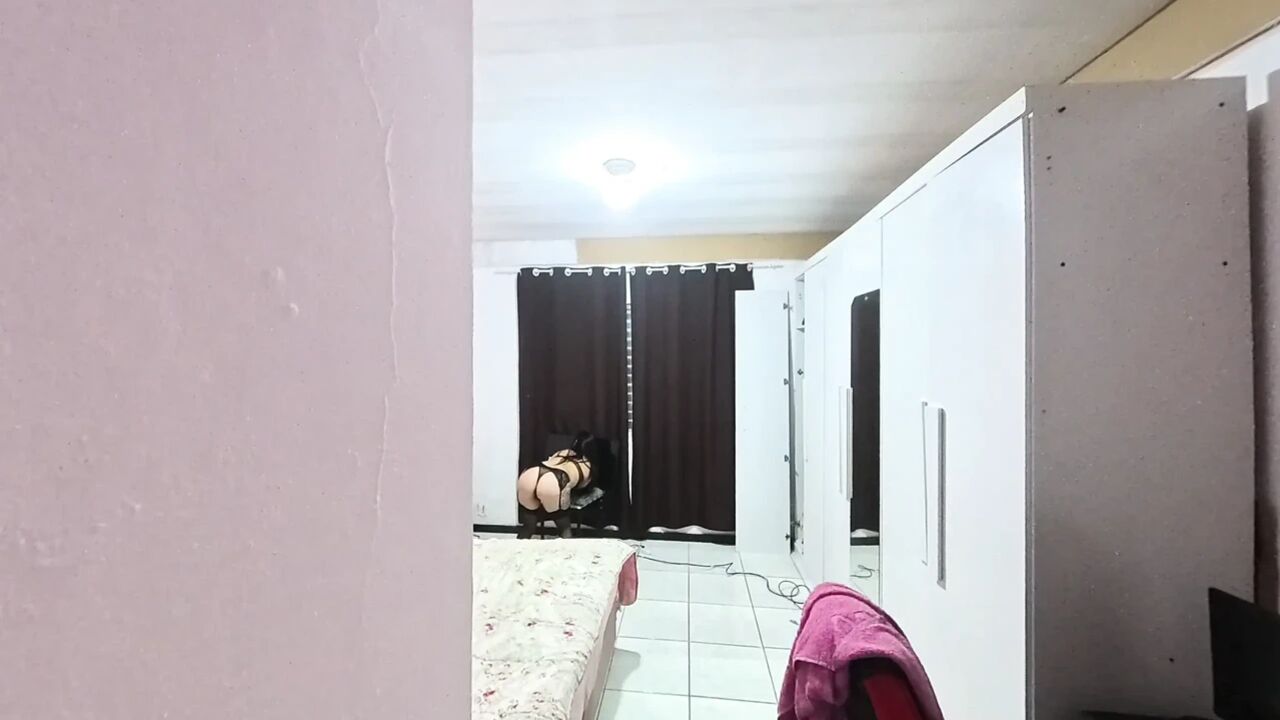 I Caught My Wife Taking Sexy Photos for Her Lover