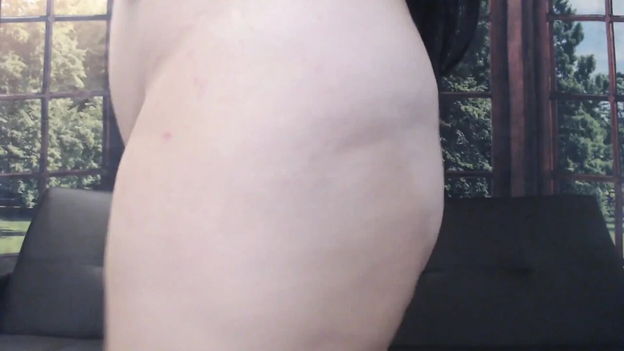 Chubby ass shake jiggle bounce