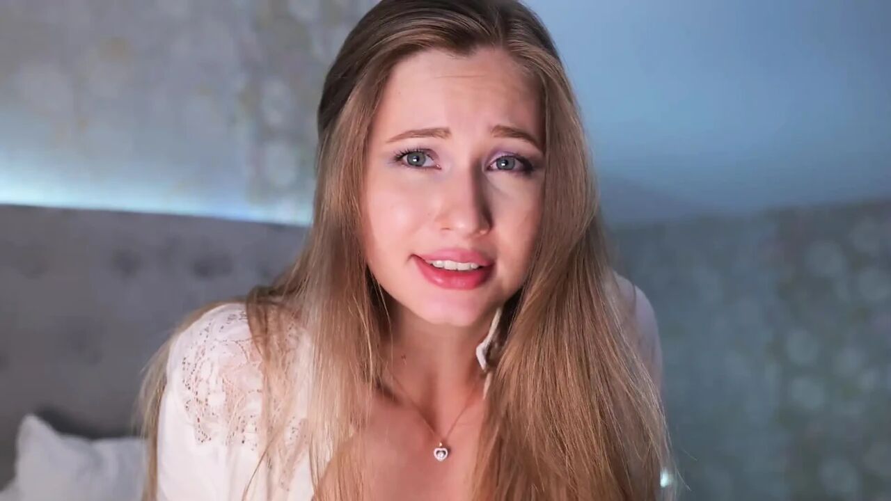 She Masturbates Well with Her Fingers