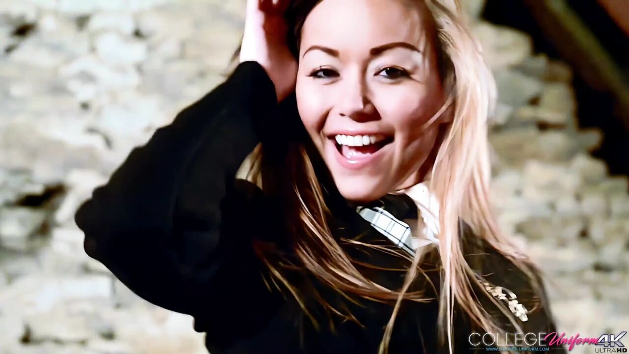 Up Sk!rt Fan Featuring Lily S