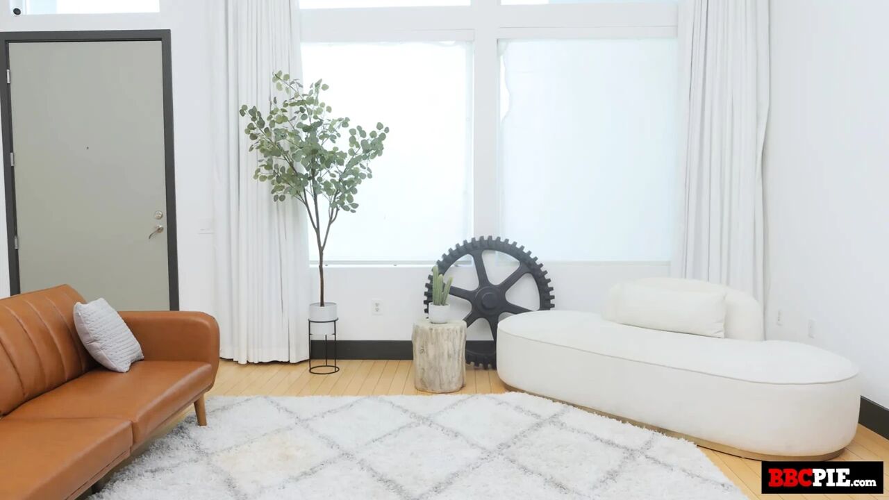 Cecelia Taylor Gets Split Open By BBC