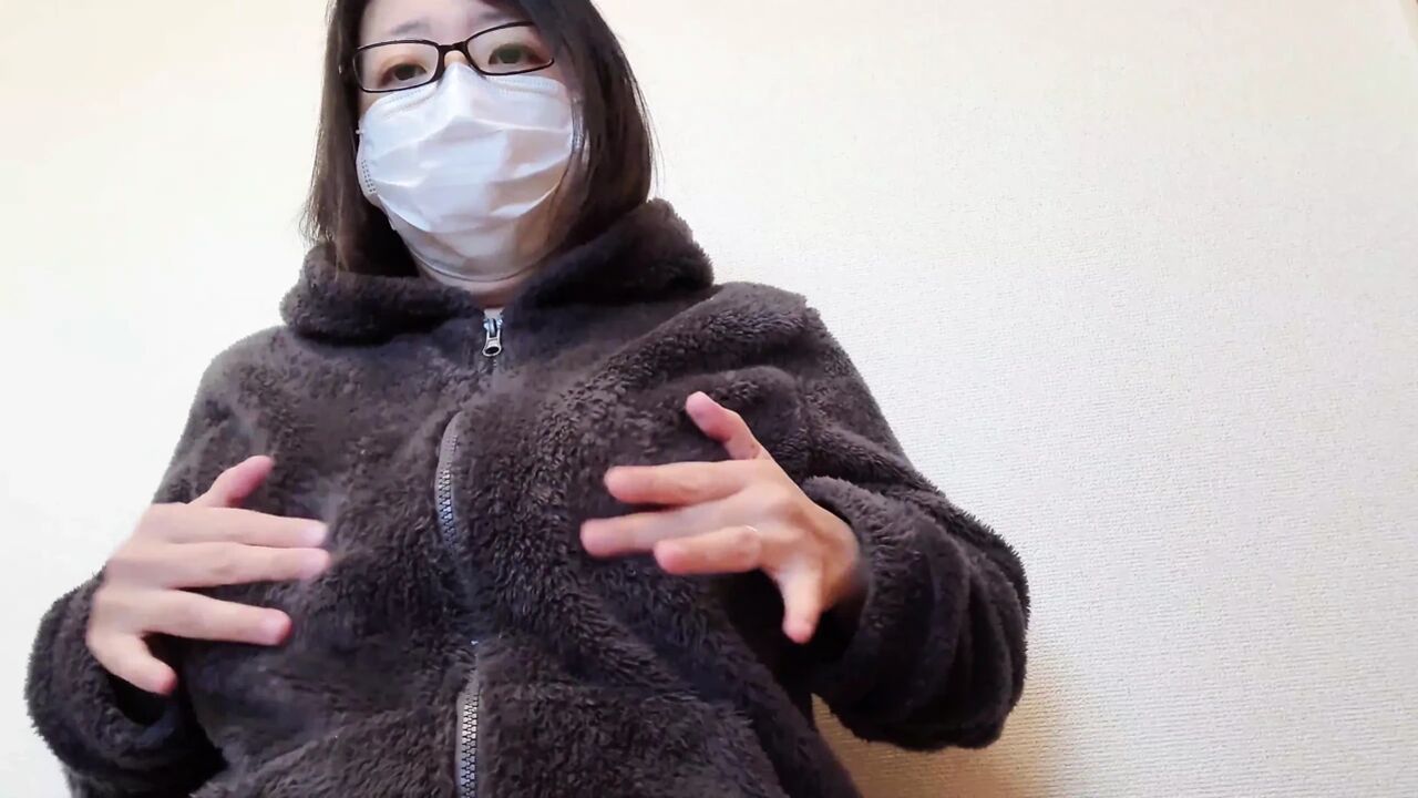 Married Woman Gets Excited by Masturbation Showing off Her