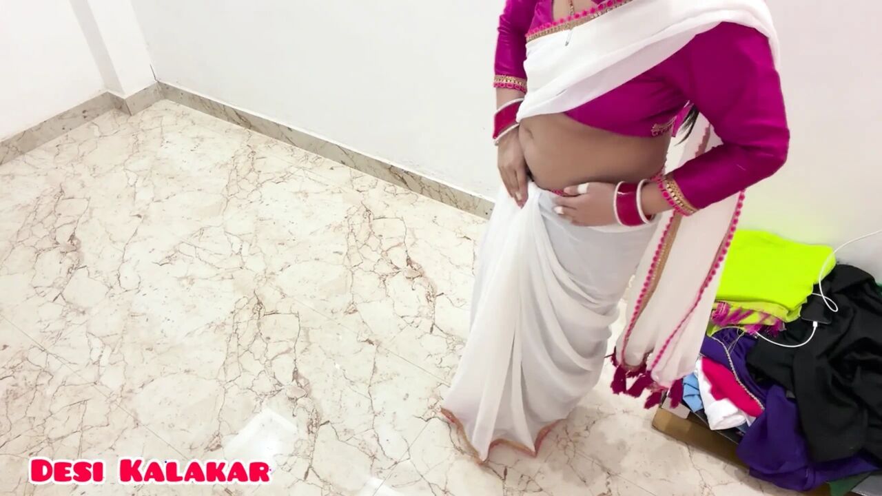 Desi Aunty Got Fucked In White Satin Sarree.