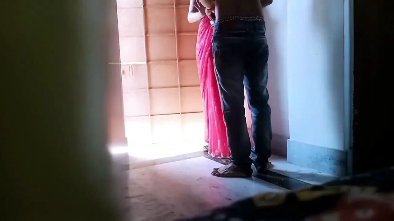 On the Day of Holi, I Changed the Color of the Pussy of the Neighbor Bhabhi with Color
