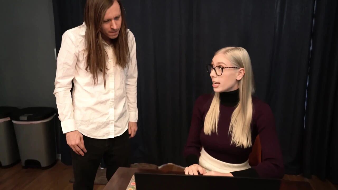 Supergirl Vs. Poison Ivy - Lesbian Seduction