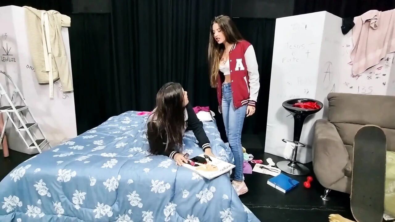 Deep Feet Extreme - the Students Feet Swallow Fight