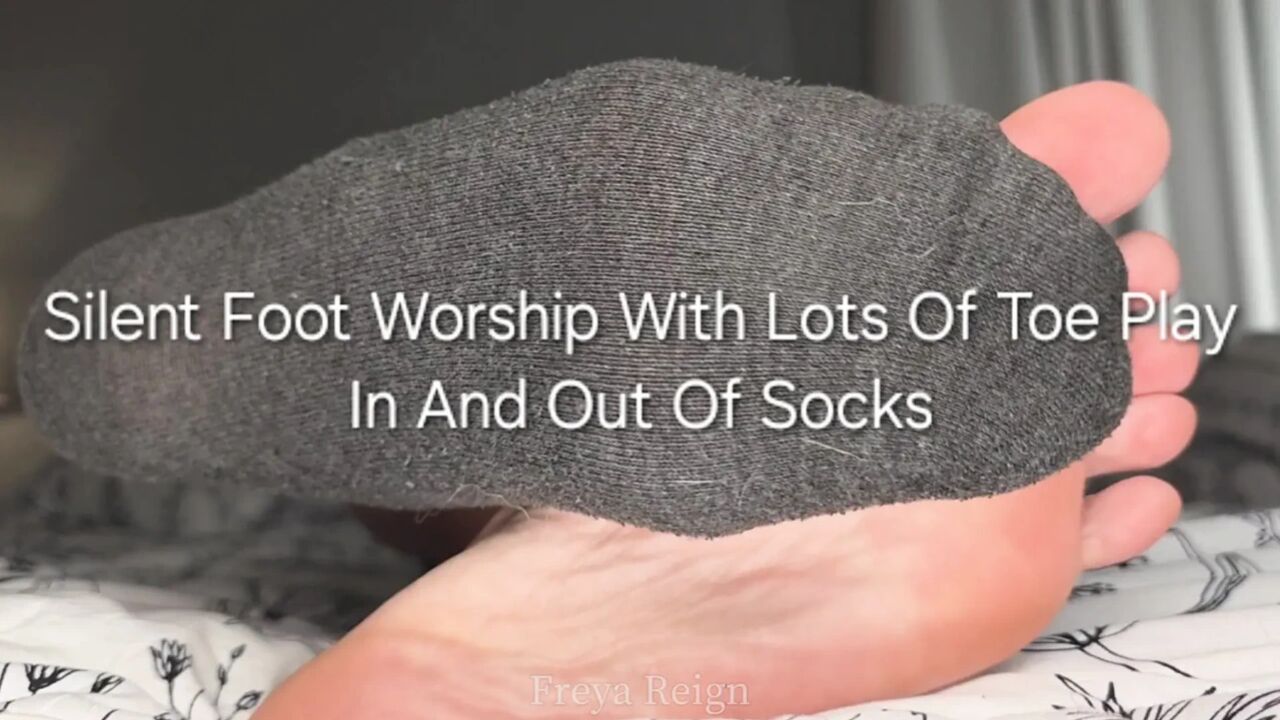 Silent Foot Worship with Lots of Toe Play in and Out of Socks