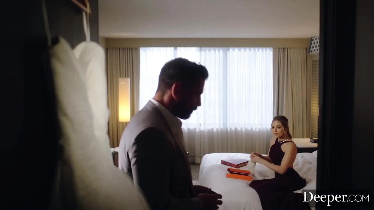 Deeper. Bridesmaid Anna Claire Distracts the Jilted Groom