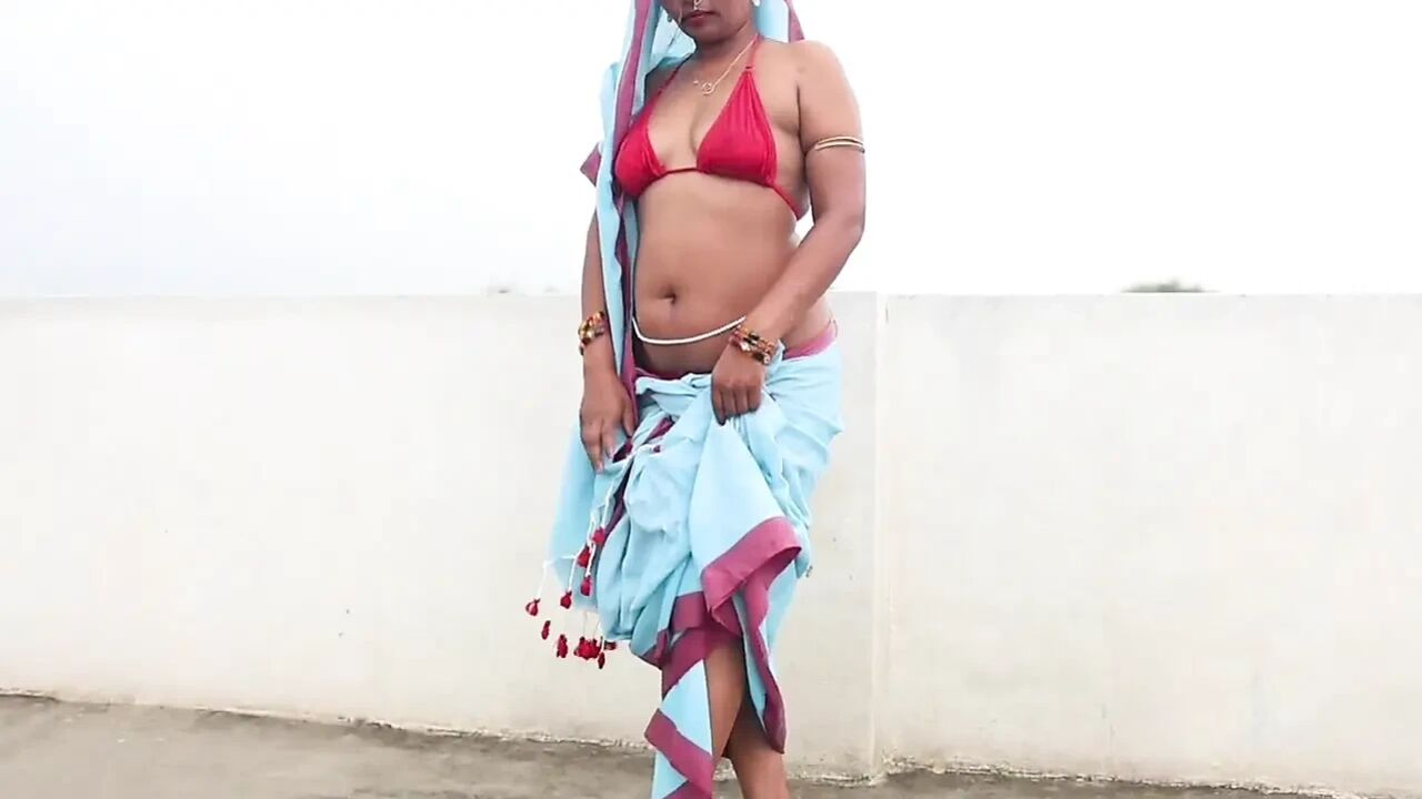 New Desi Bhabhi Pahli Baar kiya Sex Husbund Ke Dost Ke Sath Hardcore Blujob