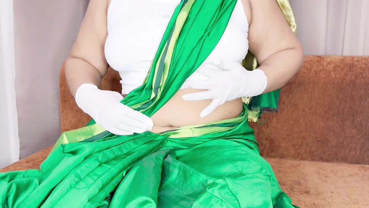 Horny Stepmom Seduces Stepson