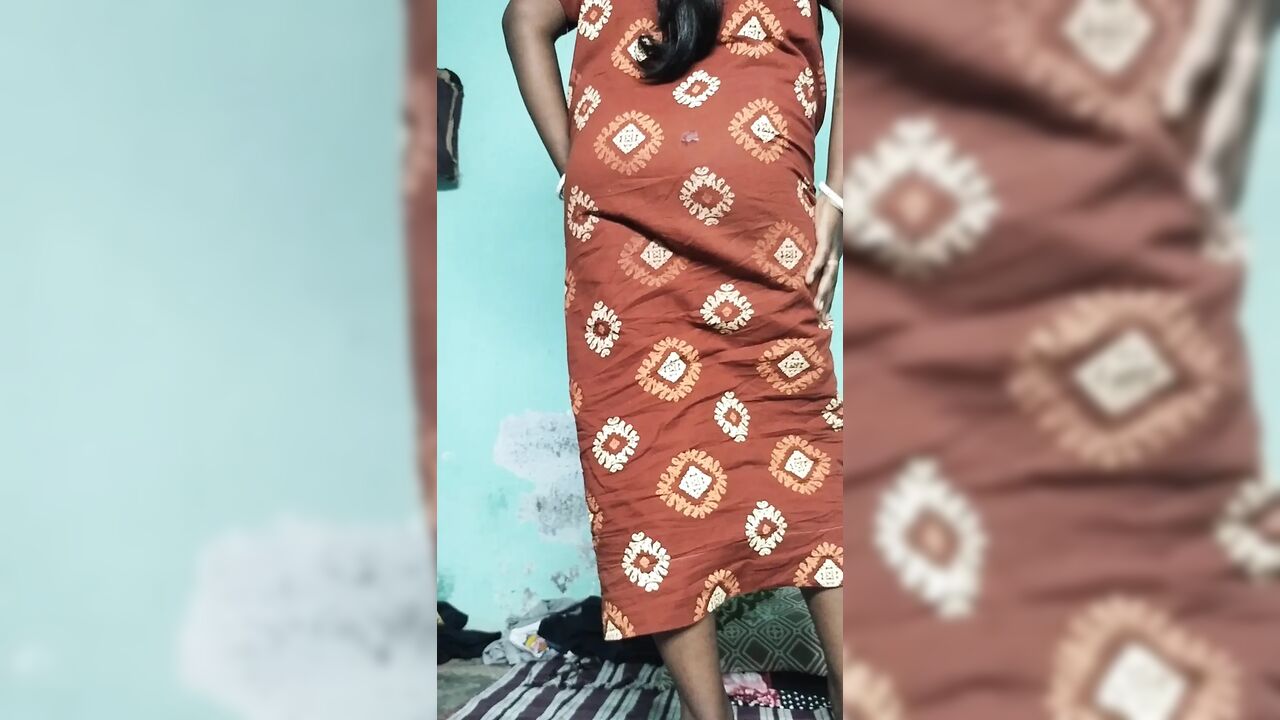 Desi black beautiful bhabi masterbating big ass