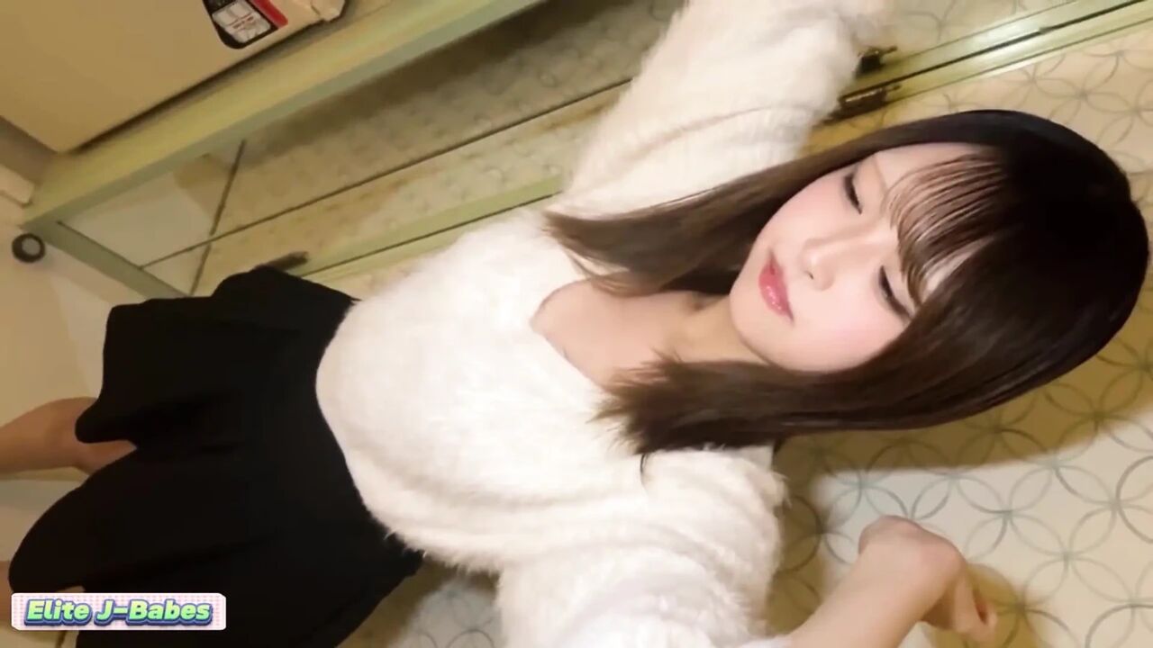 Tiny Visual Beauty Intense Tongue Kissing Nonstop Makeout Frenzy up Close