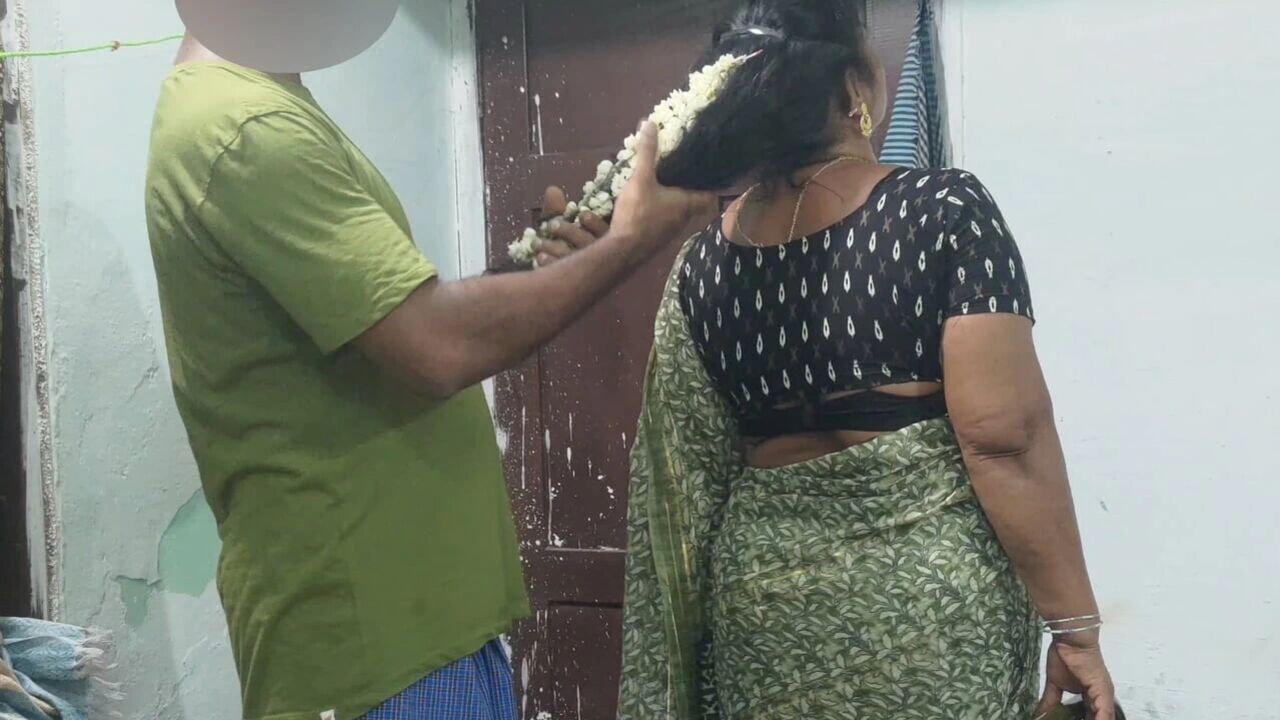 Aunty has hot and painful sex while she is alone at home. Real homemade.
