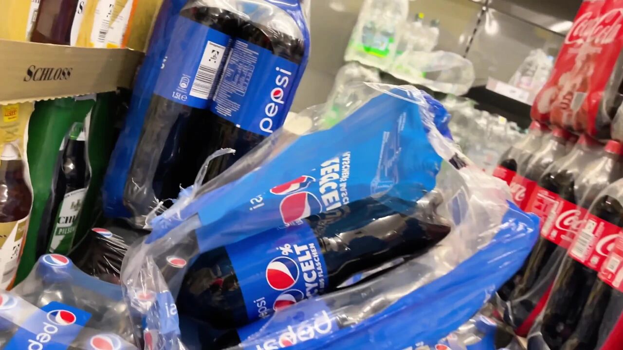 Extreme Risky Handjob in Supermarket an Wiped Cum on Product:p!