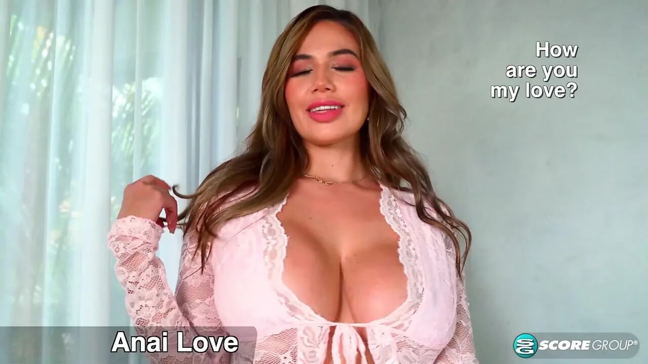 Anai Love Squirts with Pussy and Anal Toys