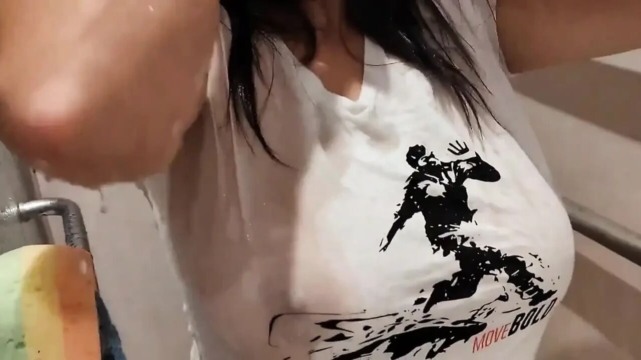 Wet T-shirt 2