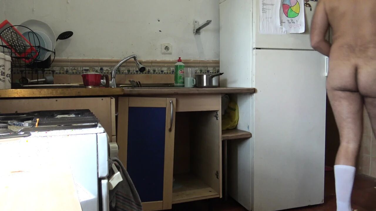 Turkish flatmate could not resist my big German cock - KITCHEN FUCK