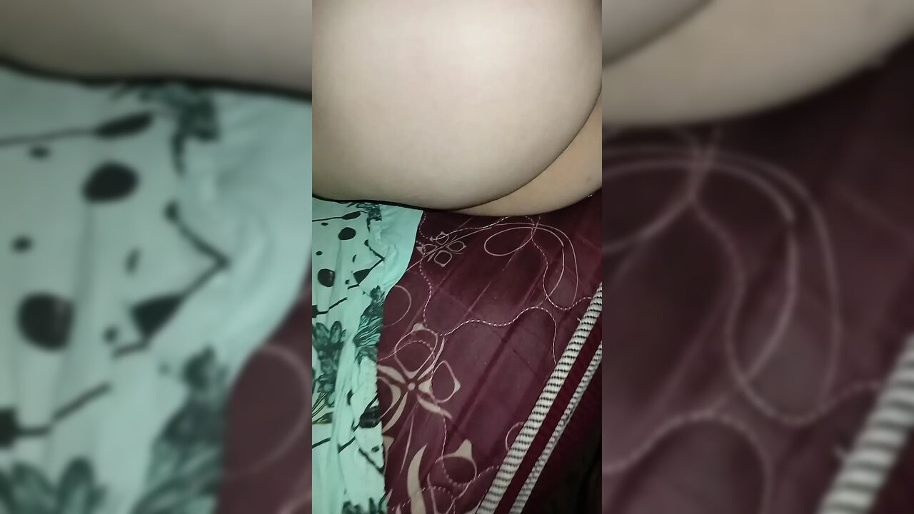 Fucking her on her side and cumming on top of her pussy