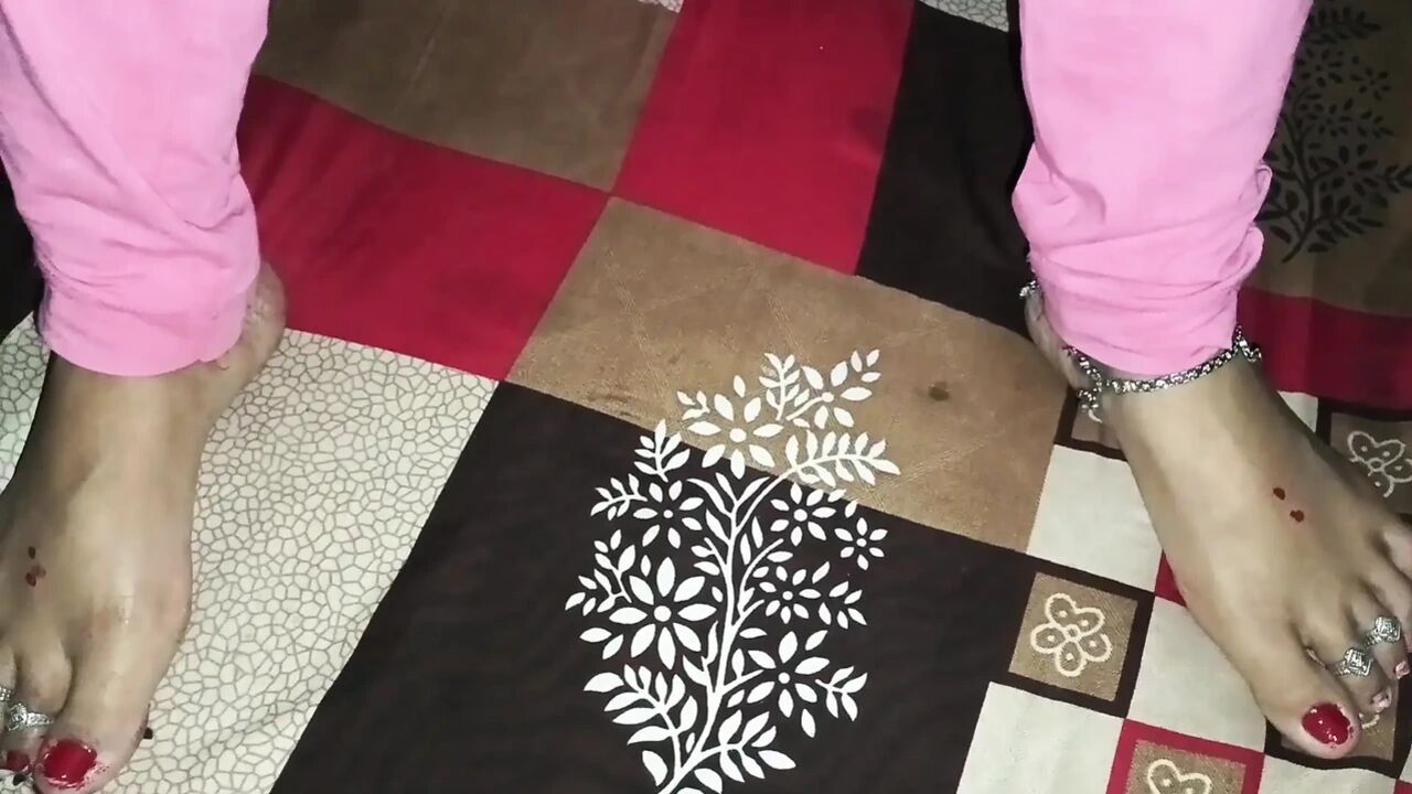 At night, my dress was undressed, my brother-in-law fucked my thick hairy pussy with a thick cock.