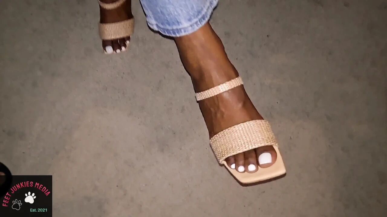 Belle Hadja Pretty Feet of the Night