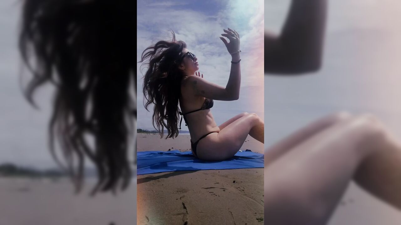 Slow Motion Beach Teas Censored But You Know What Happens