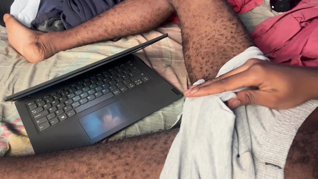 Enjoying My Pussytoy While Watching My Girlfriend Beautiful Body