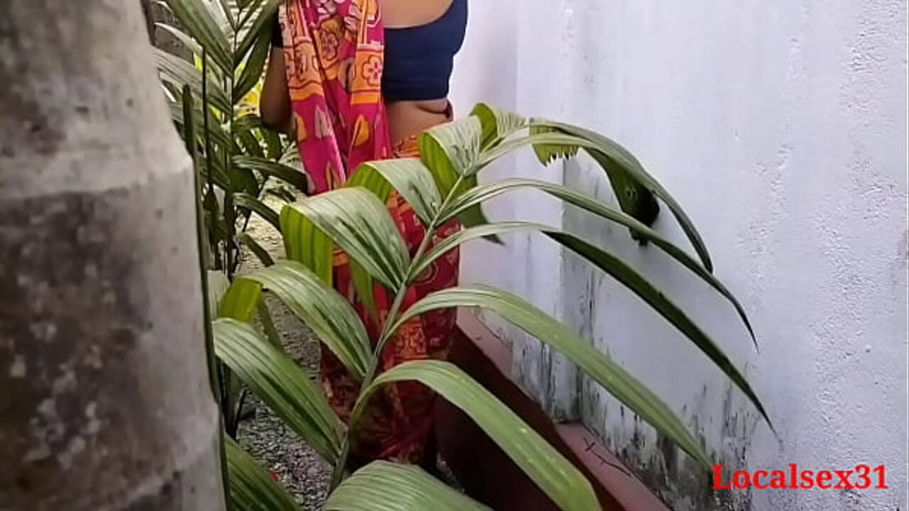 House Garden Clining Time Sex A Bengali Wife With Saree in Outdoor ( Official Video By Localsex31)