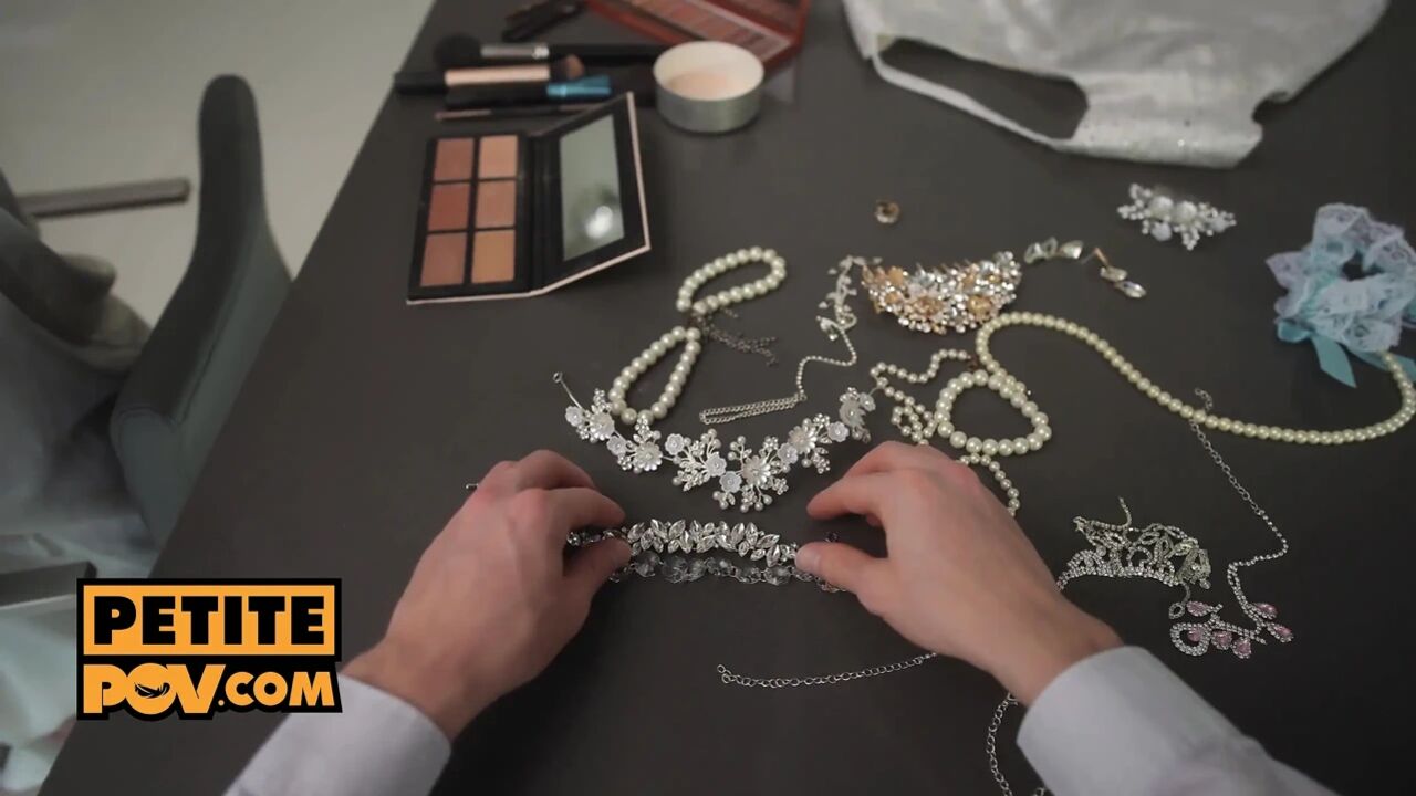 POV - Cum sluts Candee Licious and Geisha Kyd in filthy threesome