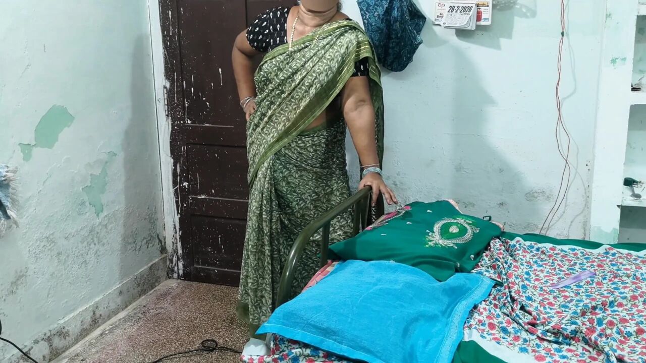 Aunty Has Hot and Painful Sex While She Is Alone at Home. Real Homemade.