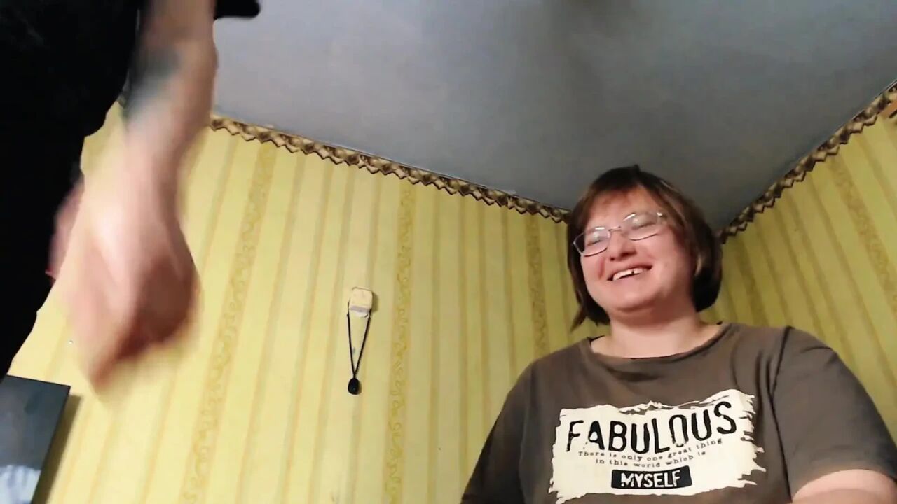 A Quick Blowjob Before a Meal