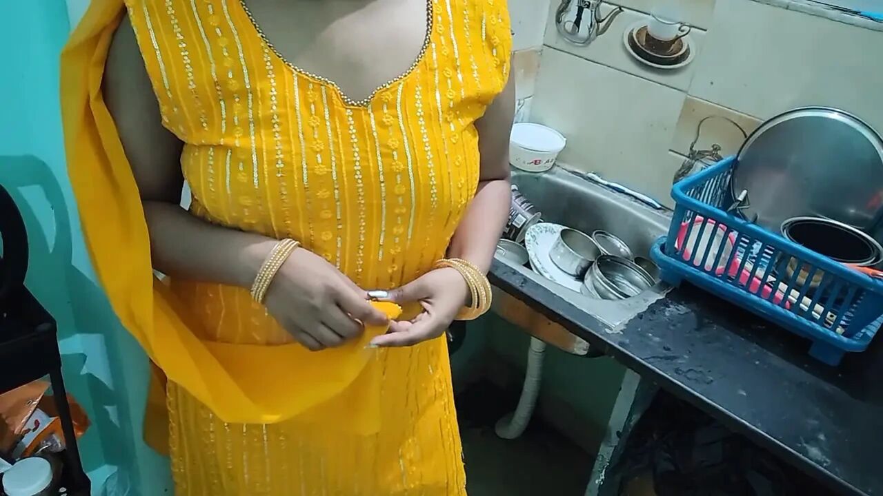 I made a deal with my big stepsister now i love her pussy
