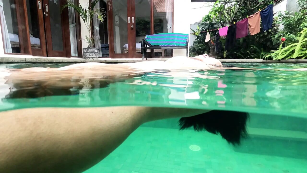 My Indonesian girl first time to lick pussy